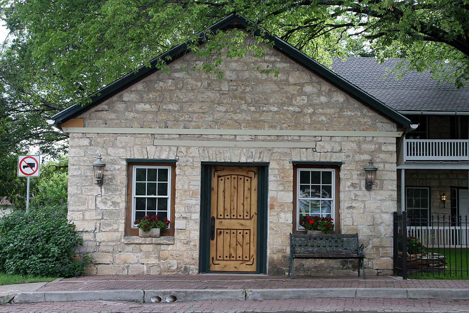 The building Thomas Oatts used as the first Round Rock Post Office