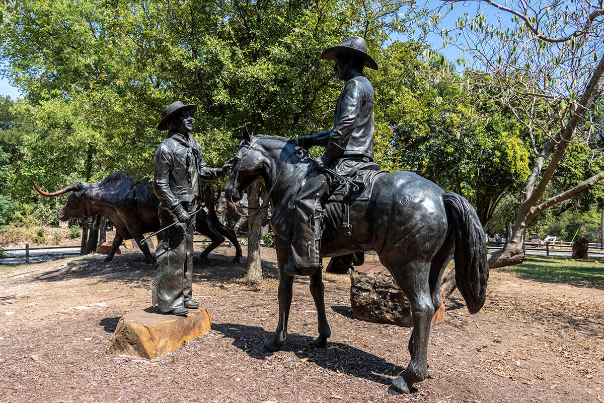 08_20_ART_001_CHISHOLM_TRAIL_SCULPTURE