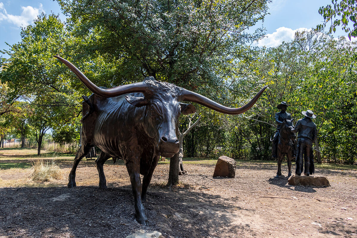 08_20_ART_002_CHISHOLM_TRAIL_SCULPTURE