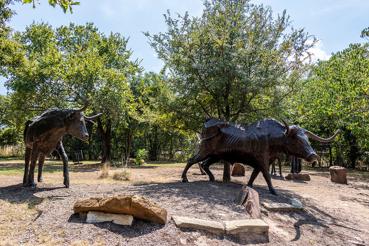 08_20_ART_003_CHISHOLM_TRAIL_SCULPTURE