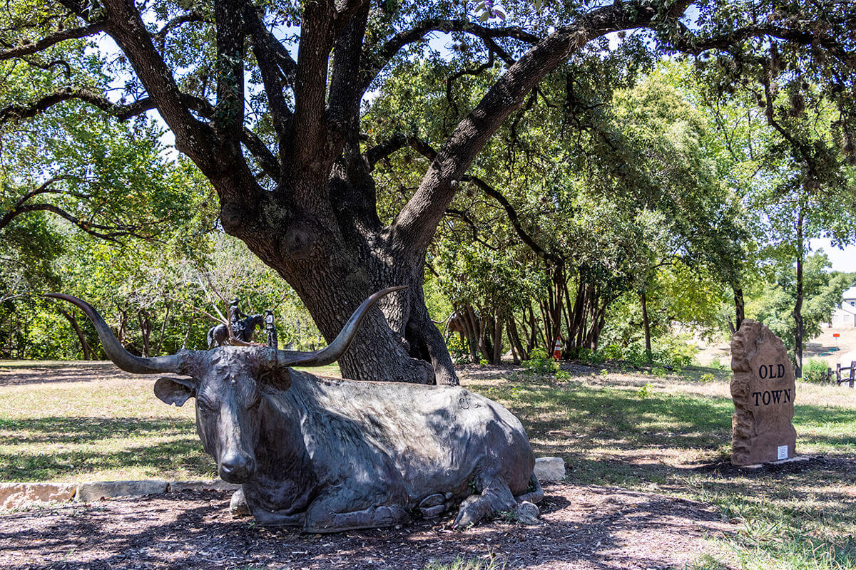 08_20_ART_004_CHISHOLM_TRAIL_SCULPTURE