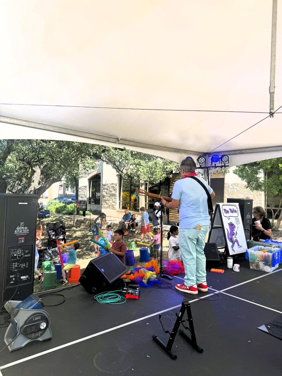 Make Music Tent - Tio Toto