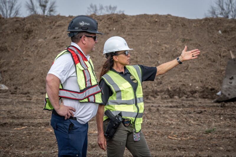 Image for the Tweet beginning: A whole lotta dirt.🚧

The expansion