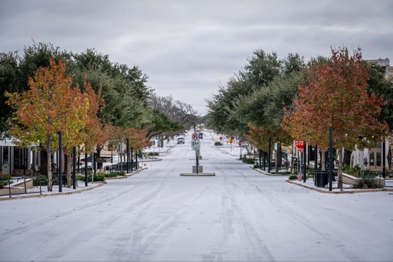 Image for the Tweet beginning: Weather update: Cold temperatures and