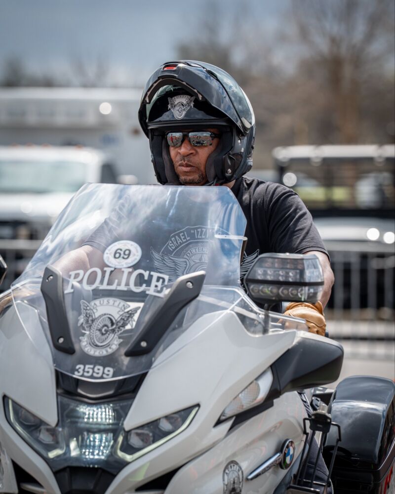 Image for the Tweet beginning: Precision riding at its finest.🏍️

The